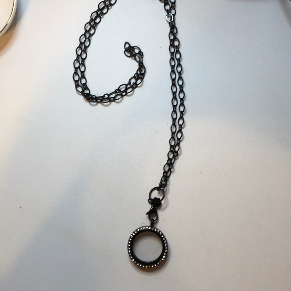 Living locket with chain